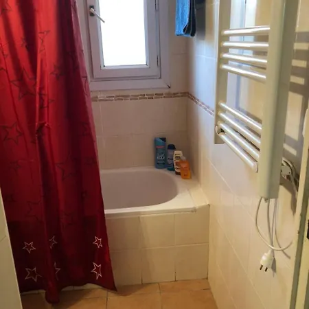 D'hotes Parc Gorbella 2* نيس